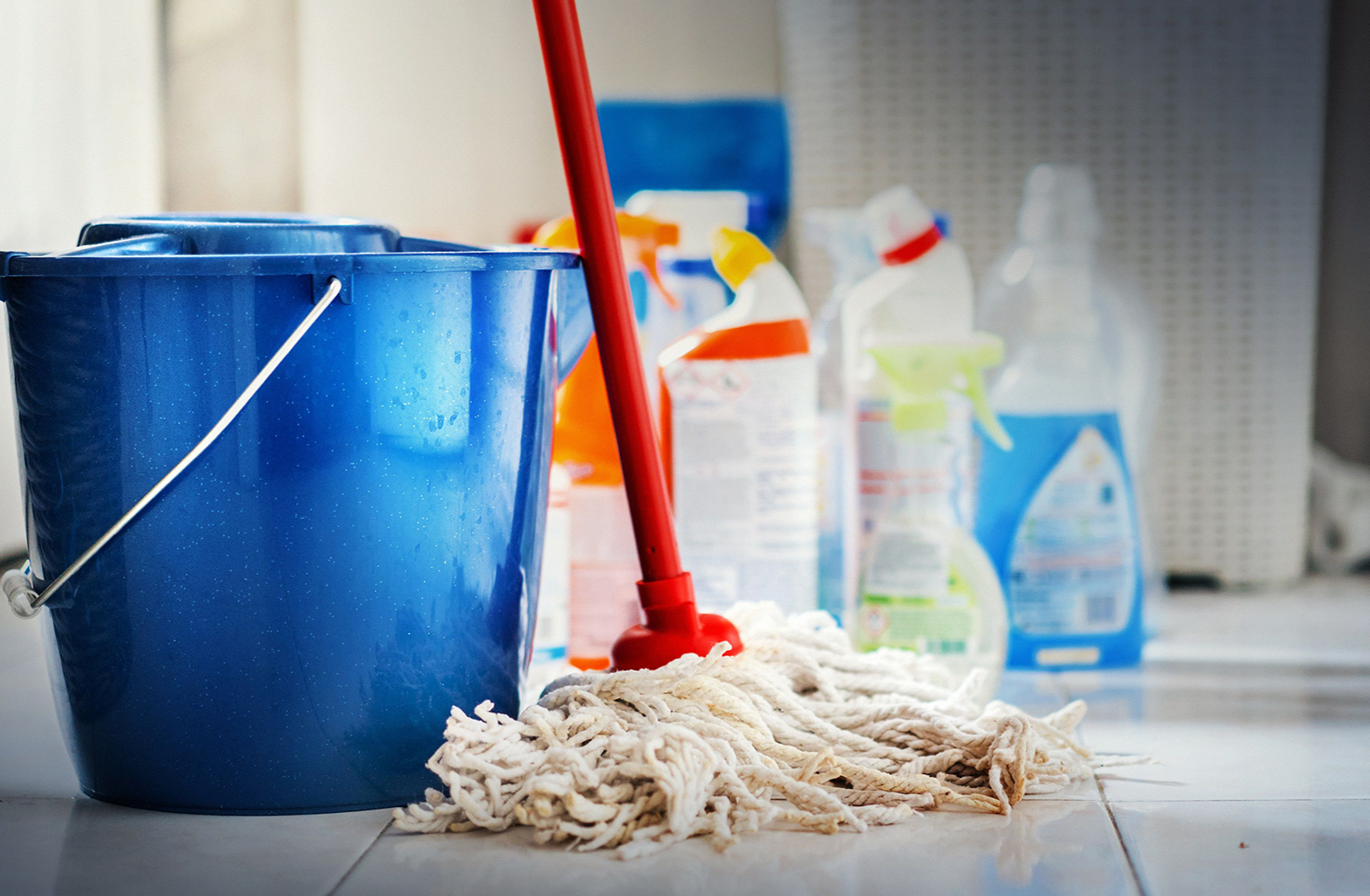 Conheça os perigos que esconde a limpeza do condomínio